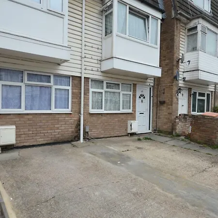 Four Bedroom Townhouse 12 Minutes Walk To Excel Exhibition Centre London Exterior photo