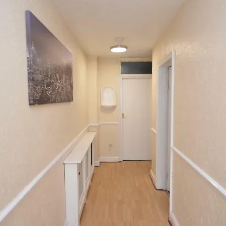 Four Bedroom Townhouse 12 Minutes Walk To Excel Exhibition Centre London Exterior photo