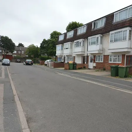 Four Bedroom Townhouse 12 Minutes Walk To Excel Exhibition Centre London Exterior photo